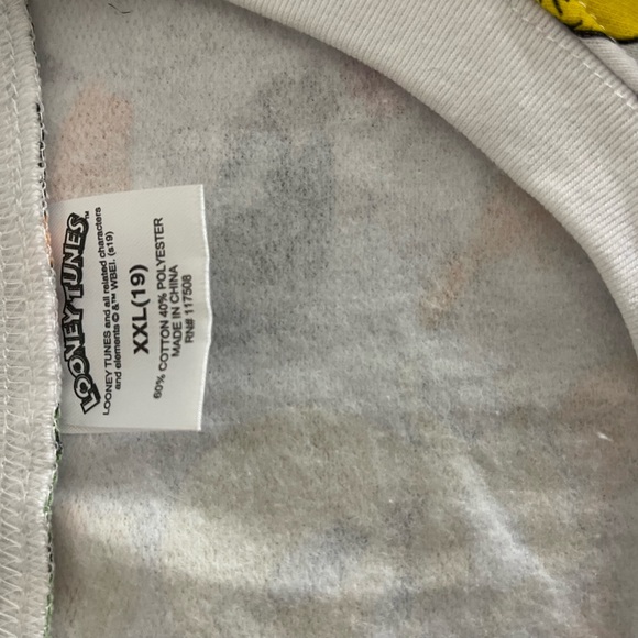 2XL looney Tunes repeat pattern sweatshirt - Picture 3 of 3